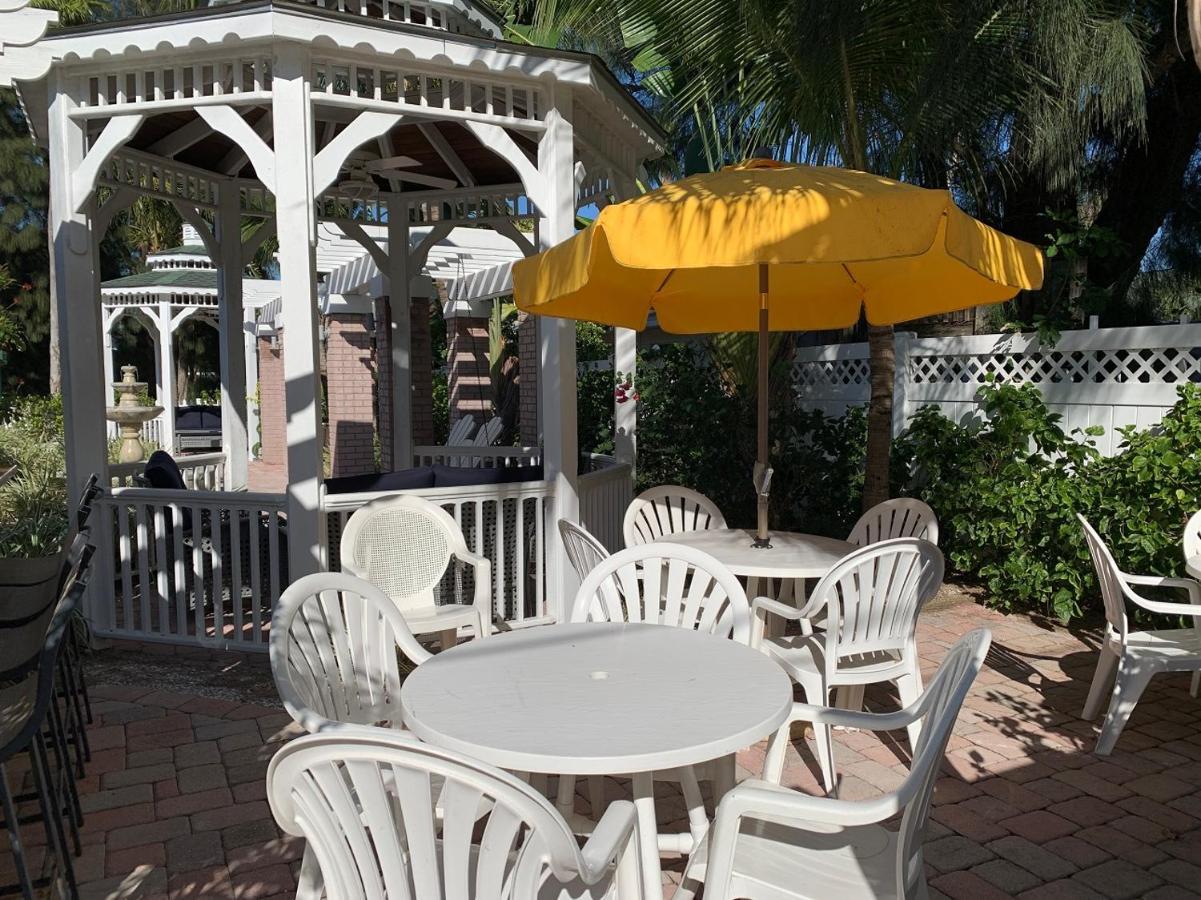 Coconut Inn Pass-A-Grille Beach St. Pete Beach Exterior photo